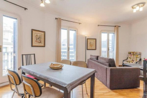 Big apartment for 14 in the heart of Eixample
